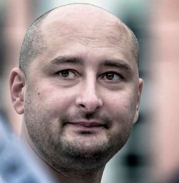Рускиот новинар Бабченко е жив, Украина го исценирала убиството