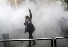 Иран: Немирите ги поттикнуваат САД, решително ќе реагираме