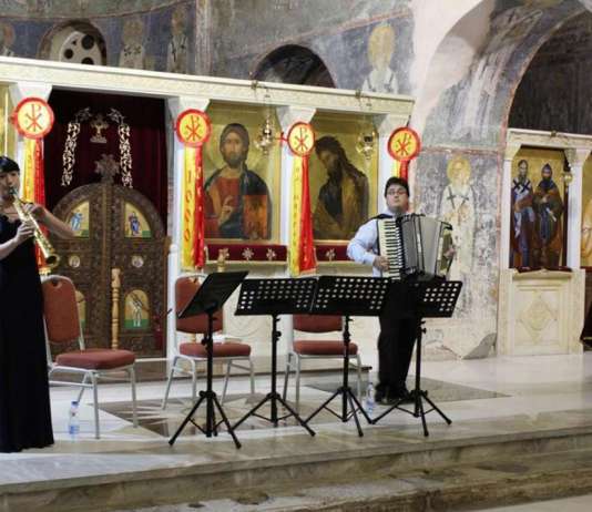 Дуото „Сора“ направи магичен спој на традиционални песни и класични композиции