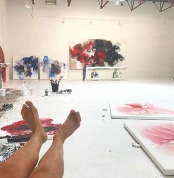 Се урива митот за „чист“ уметник