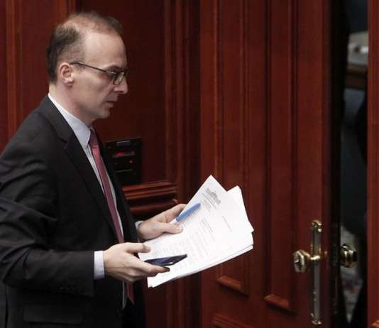 Милошоски: Нема да гласам за промена на Уставот