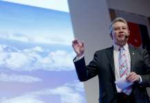 Поранешен норвешки министер обвинет за сексуално злоставување на азиланти