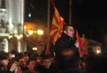 Мицкоски побара оставка од Владата и најави нови протести на опозицијата
