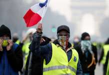 Макрон бара нови разговори со претставниците на „жолтите елеци“