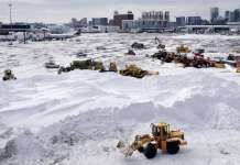 Зимската бура одложи илјадници летови во САД