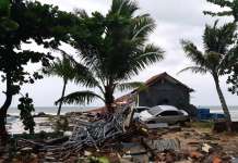 Најнов биланс: Најмалку 373 загинати во цунамито во Индонезија