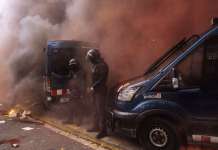 Полицајци повредени при судири со демонстрантите во Каталонија