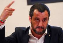 Закани по живот до министерот Салвини