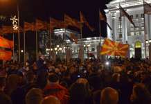 Дали опозицијата го менува курсот