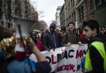 Протест во Париз поради зголемување на студентските такси