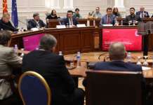 Заев: Прифатливи предлози би можеле да станат дел од уставните амандмани