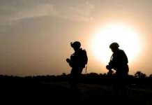 Примерниот војник падна на лажна церемонија на Исламската држава