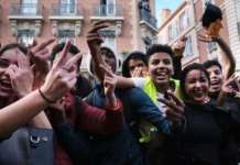 Продолжуваат протестите на средношколците во Франција