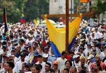 Венецуела отвори истрага за смртта на 5 лица загинати во антивладините протести