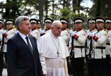 Папата Франциск во посета на претседателската вила (галерија)