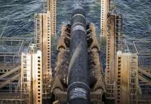 Американски сенатори бараат нови санкции за фирмите од „Северен поток 2“