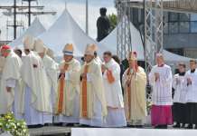 Света литургија на плоштадот „Македонија“