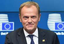 Јункер: Неприфатливо е Туск да се споредува со Хитлер и Сталин