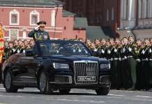 Сите под импресии од новиот автомобил на Путин