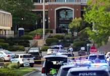 Студент уби две лица во оружен напад на универзитет во САД