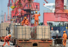 Урнати прогнозите за глобален економски раст