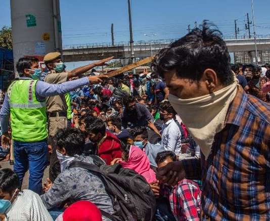 Социјалното дистанцирање е привилегија во Индија