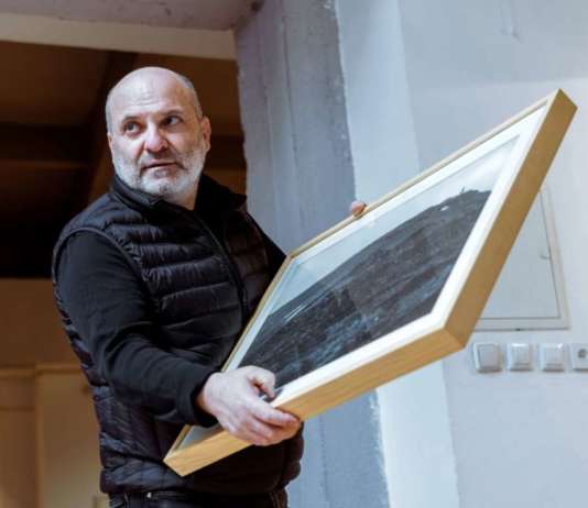 Како уметници и пред оваа состоjба живеевме во полузатворен свет