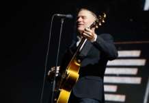 Брајан Адамс се извини за навредливиот коментар за коронавирусот