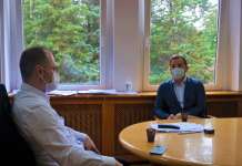 Филипче со советникот на СЗО за Европа размени искуства за борбата против ковид-19
