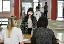 Ковид-19 ги елиминира турканиците и кавгите при уписите