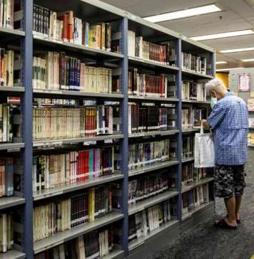 Книги напишани од демократски активисти почнаа да исчезнуваат од библиотеките на Хонгконг