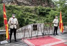 Македонската влада оддаде почит на загинатите бранители на Карпалак