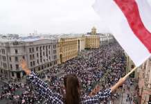 Протестите во Белорусија продолжуваат, додека Лукашенко ја зајакнува одбраната на границите