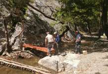 Нови дрвени мостови на реката Челевечка во Демиркаписката Клисура