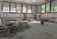 Нови подови, прозорци и фасади во градинките и во училиштата во Карпош