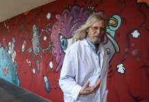 Одметникот во борбата против ковид-19 го разгори историското ривалство