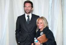 Бредли Купер открива како се грижел за својата мајка во карантин