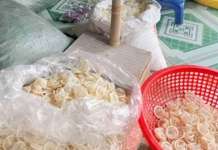 Виетнамската полиција запленила над 320 илјади користени кондоми наменети за препродавање