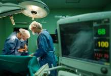 Министерот Филипче оперираше 34-годишна пациентка