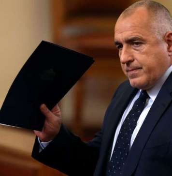 Борисов се бори за политички опстанок соочен со незадоволството поради корупцијата