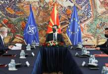 Пендаровски: Сите политичари ќе се вакцинираат кога ќе им дојде редот