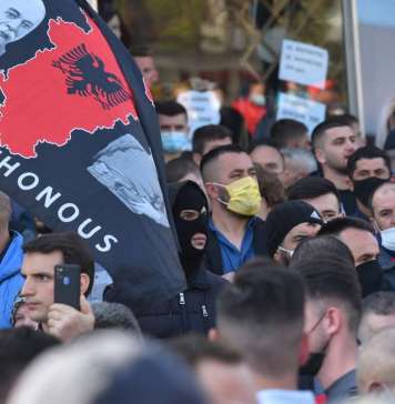 Молкот значи одобрување, но за кого?