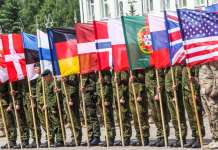 Војските на НАТО и на Русија маршираат една кон друга