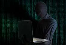 На мобилните има скриена апликација што ве следи!