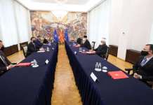 Пендаровски и верските лидери апелираат на одговорно однесување за време на празниците