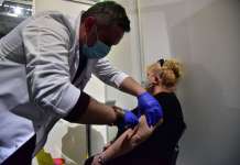 Во Македонија досега втора доза вакцина против ковид-19 примиле 22.900 граѓани