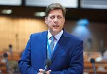 Варвициотис: Не поддржуваме раздвојување на Северна Македонија и Албанија на патот кон ЕУ