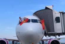 Навивачите трпеливо чекаа за ковид-тест пред да заминат за Букурешт