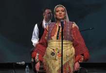 „Танец“ со жив настап по една година пауза