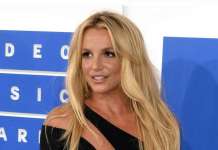 Таткото на Бритни Спирс ја задржува контролата над нејзиниот живот